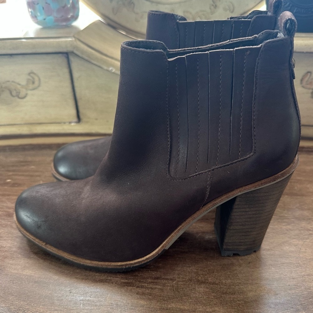 Steve Madden Ryland Chocolate Suede Chunky Wood Heel Ankle Boots, NWOB, Size 10 - Picture 1 of 4